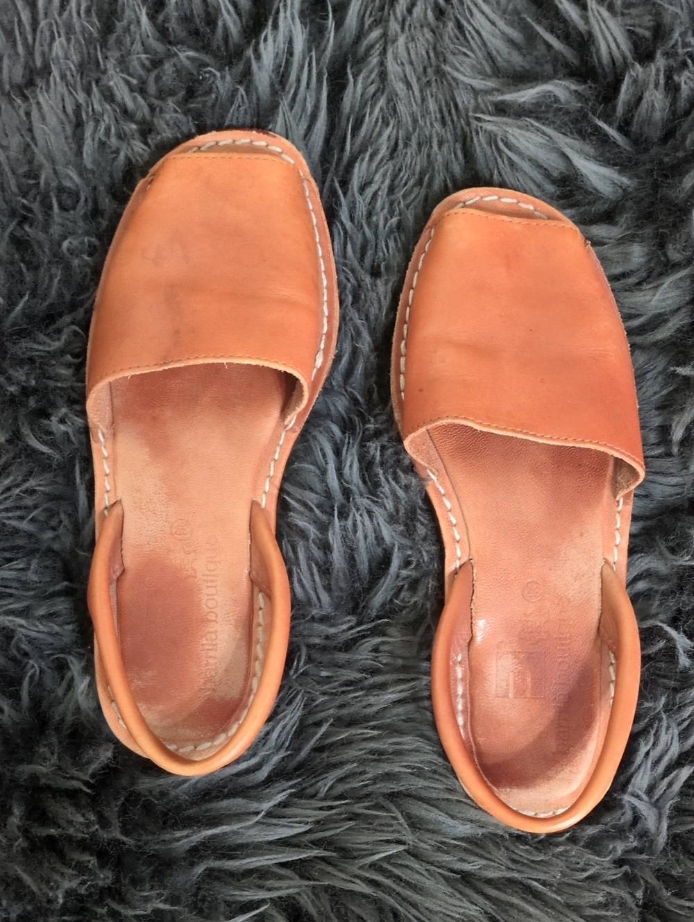 Women’s Open-Toe Leather Sandals in Tan Size 37